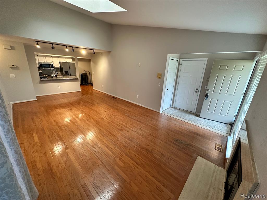 6633 Bellows Court, West Bloomfield, MI — Photo 9