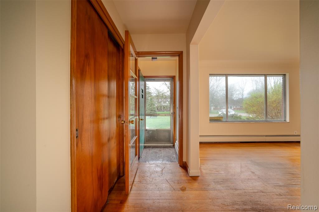 6886 E Nashway, West Bloomfield, MI — Photo 4
