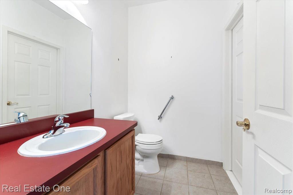 23027 FAIRLANE Boulevard, Woodhaven, MI 48183 — Photo 12