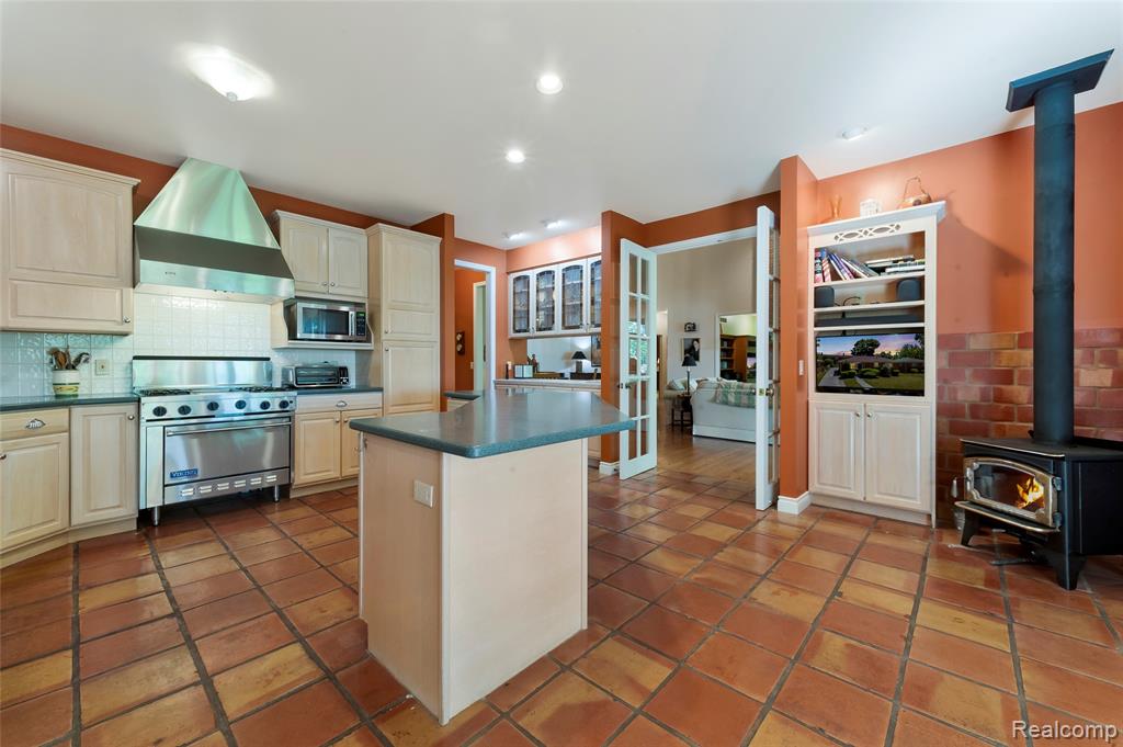 2323 Addaleen Road, Highland, MI — Photo 36