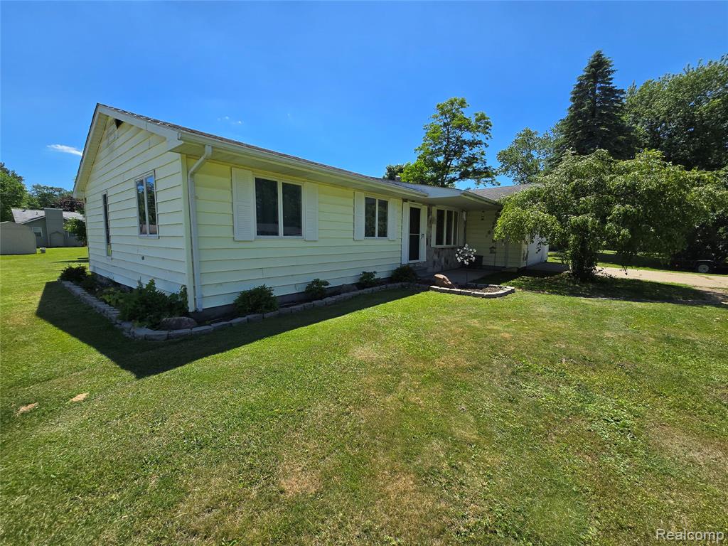 5279 Robinwood Drive, Clyde, MI 48049 — Photo 3