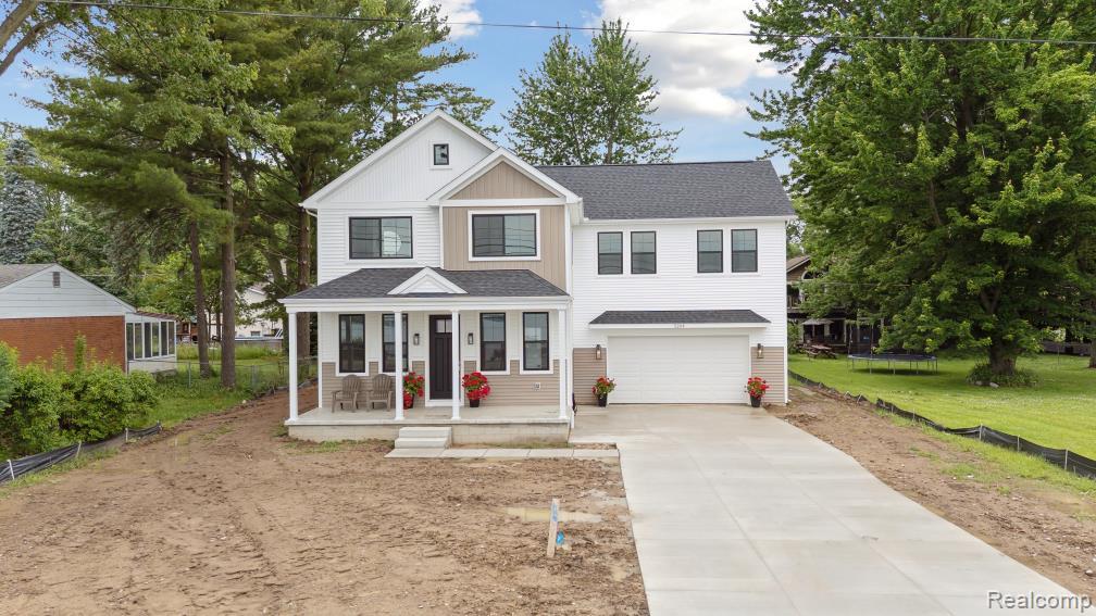 5264 Cooley Lake Road Road, Waterford, MI 48327 — front exterior