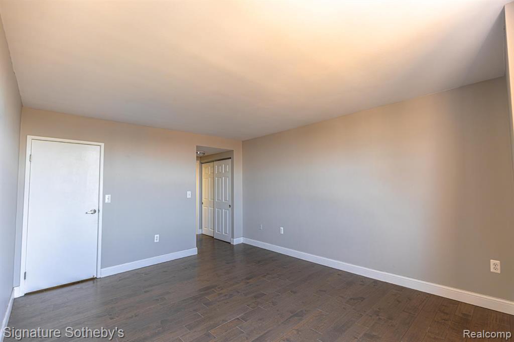 250 E Harbortown Drive, 703, Detroit, MI 48207 — Photo 23