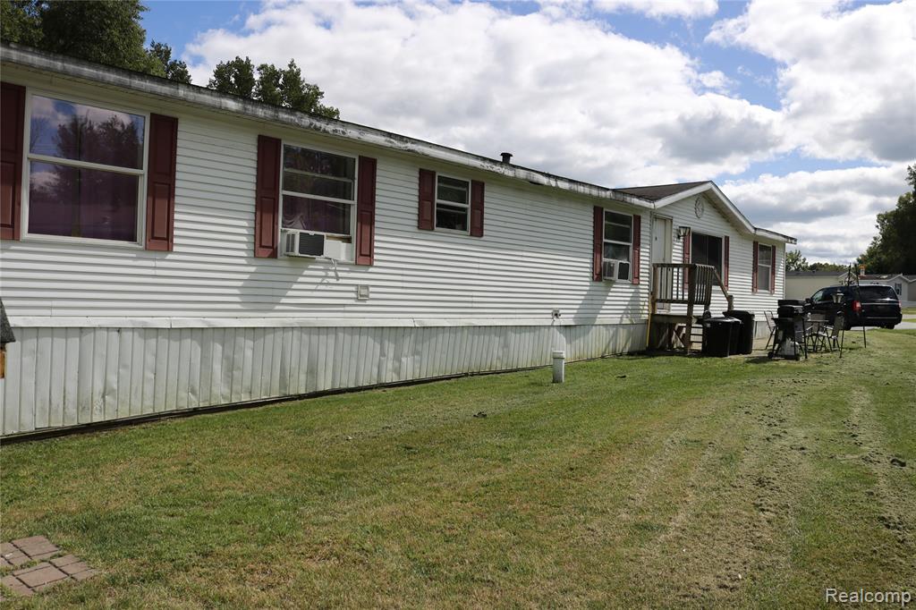 311 Peach Blossom Ct, Otisville, MI 48463 — Photo 3