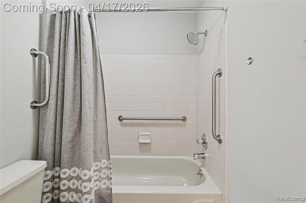 734 Lake Ridge Road, Rochester Hills, MI 48307 — Photo 35