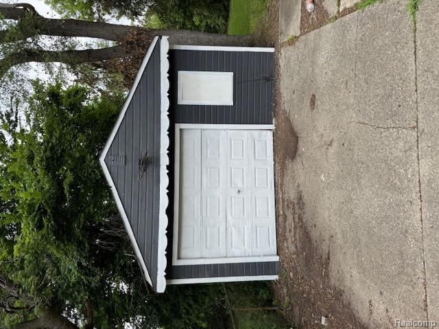 15729 Greenfield Road - Photo 2