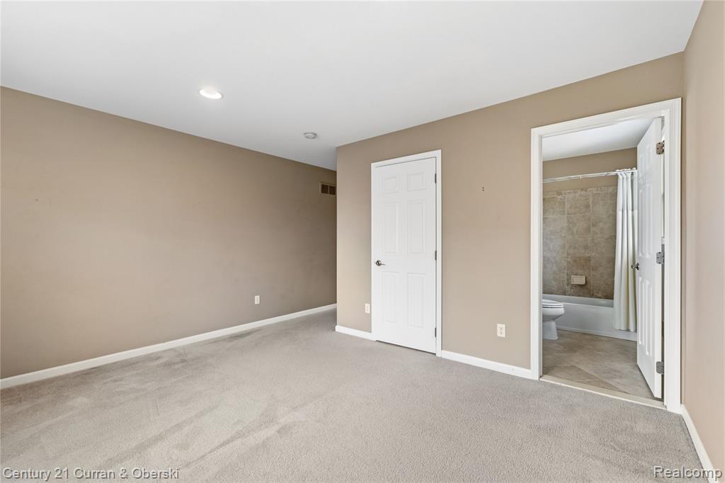 50738 Calvert Isle Drive, Novi, MI — Photo 42
