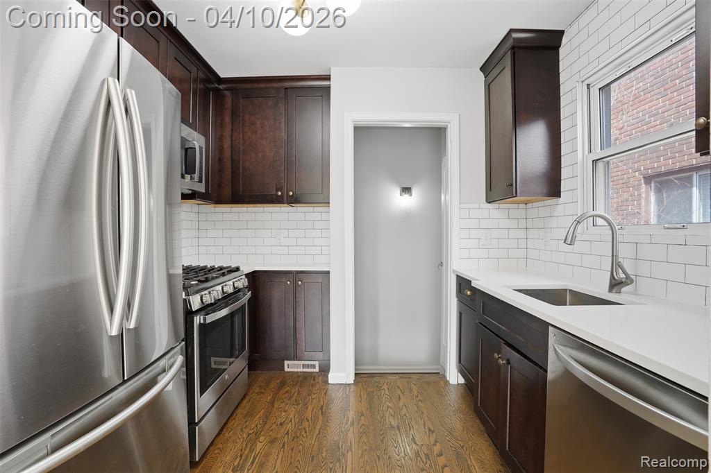 404 W Chesterfield Street, Ferndale, MI 48220 — Photo 9