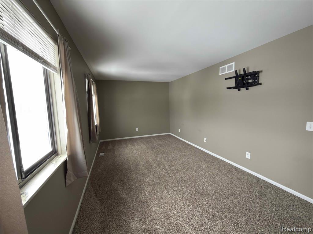8517 Pepper Ridge Drive, Grand Blanc, MI 48439 — Photo 10