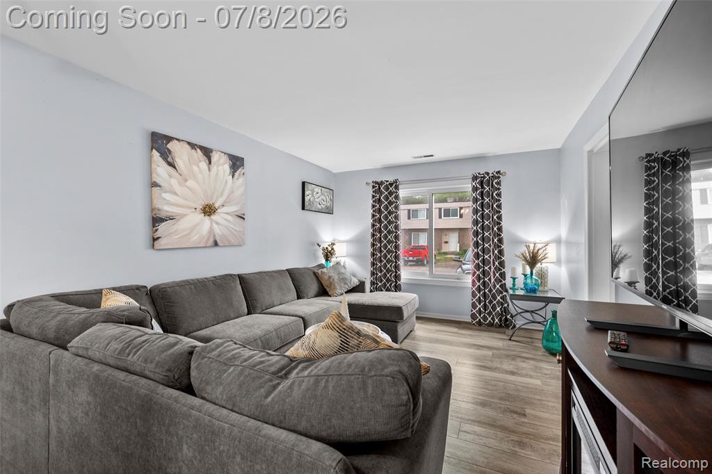 704 Estrada Drive, Belleville, MI 48111 — Photo 11