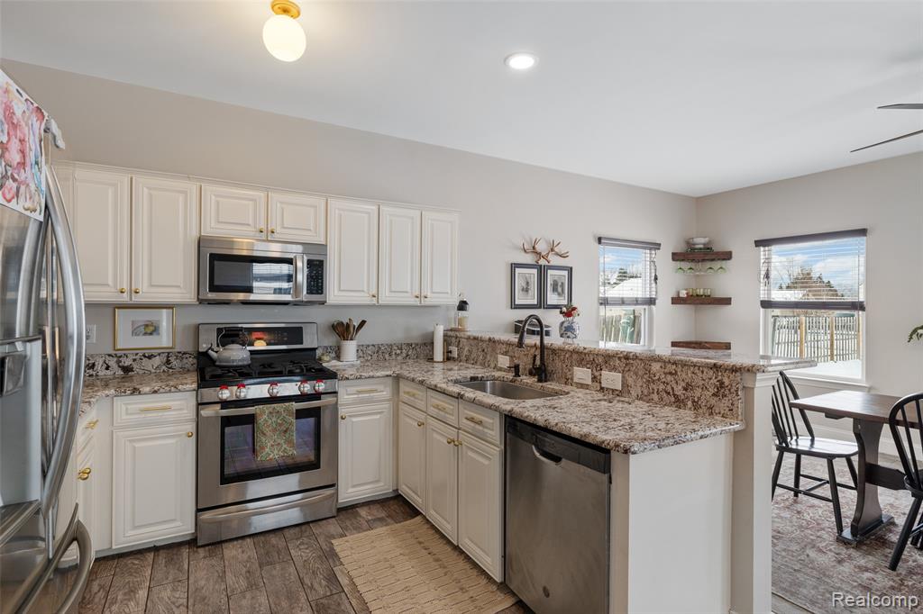 52400 Huntley Avenue, New Baltimore, MI 48047 — Photo 15