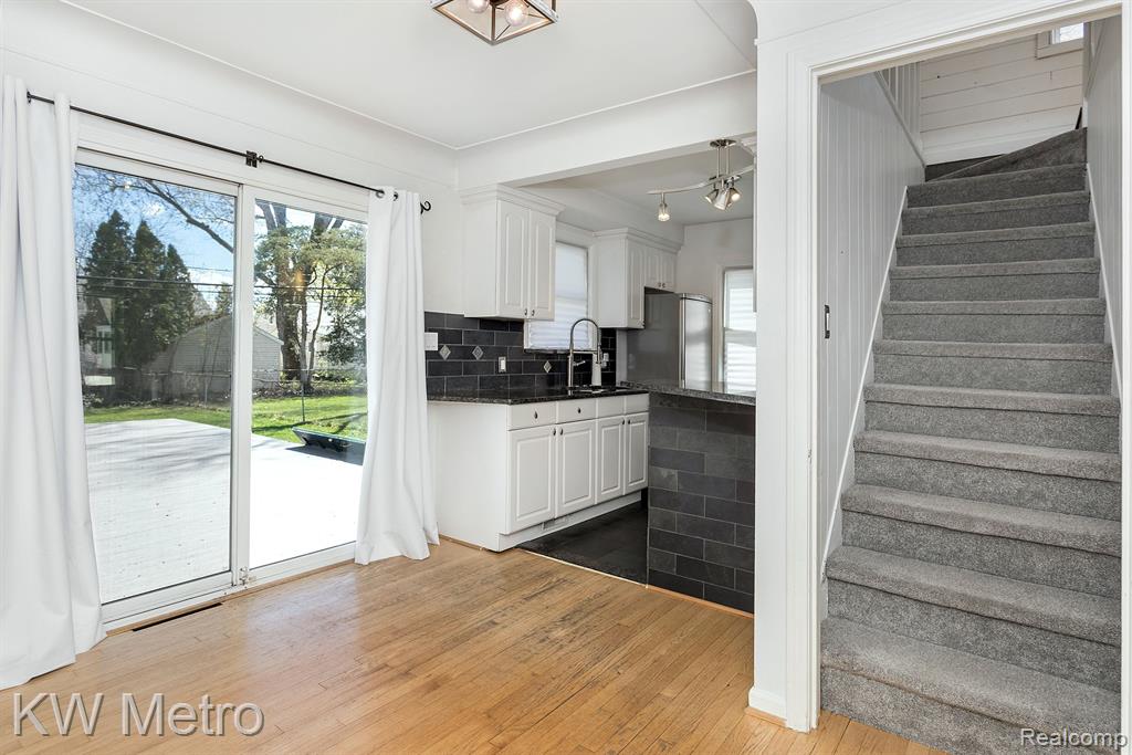 706 N REMBRANDT Avenue, Royal Oak, MI 48067 — Photo 8