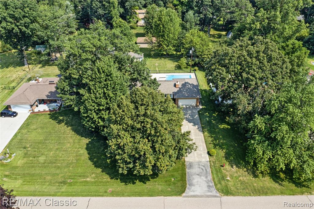 415 Booth Road, Troy, MI 48085 — Photo 48