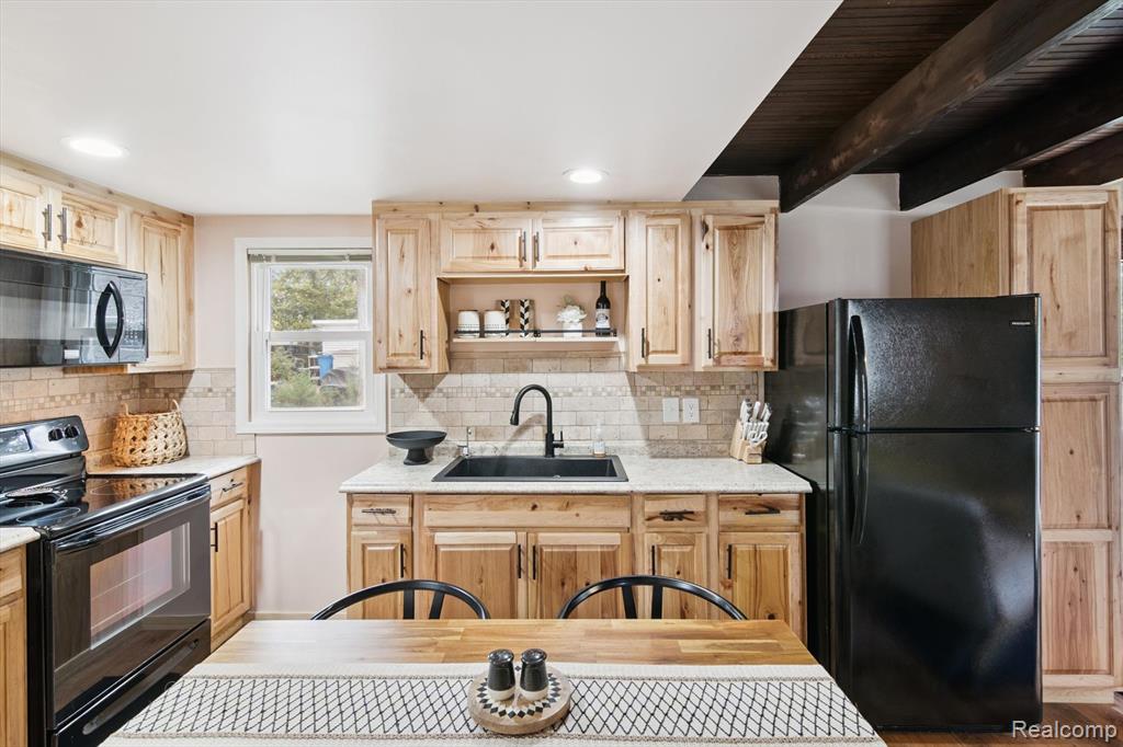 2210 Lakeview Drive, Brooklyn, MI 49230 — Photo 13