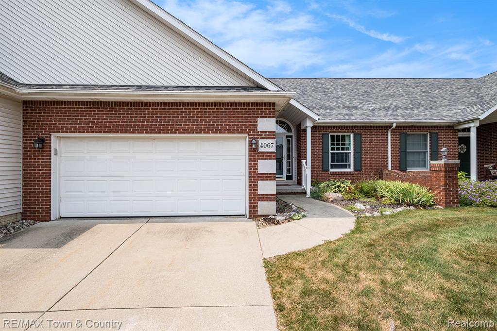 4067 Squire Hill Drive, 38, Flushing, MI 48433 — Photo 16