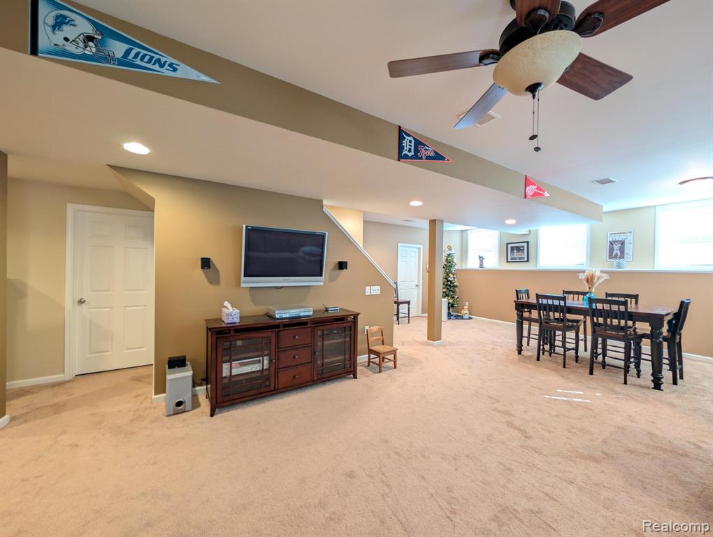 5441 Meadow Creek Court, Flint, MI 48532 — Photo 40