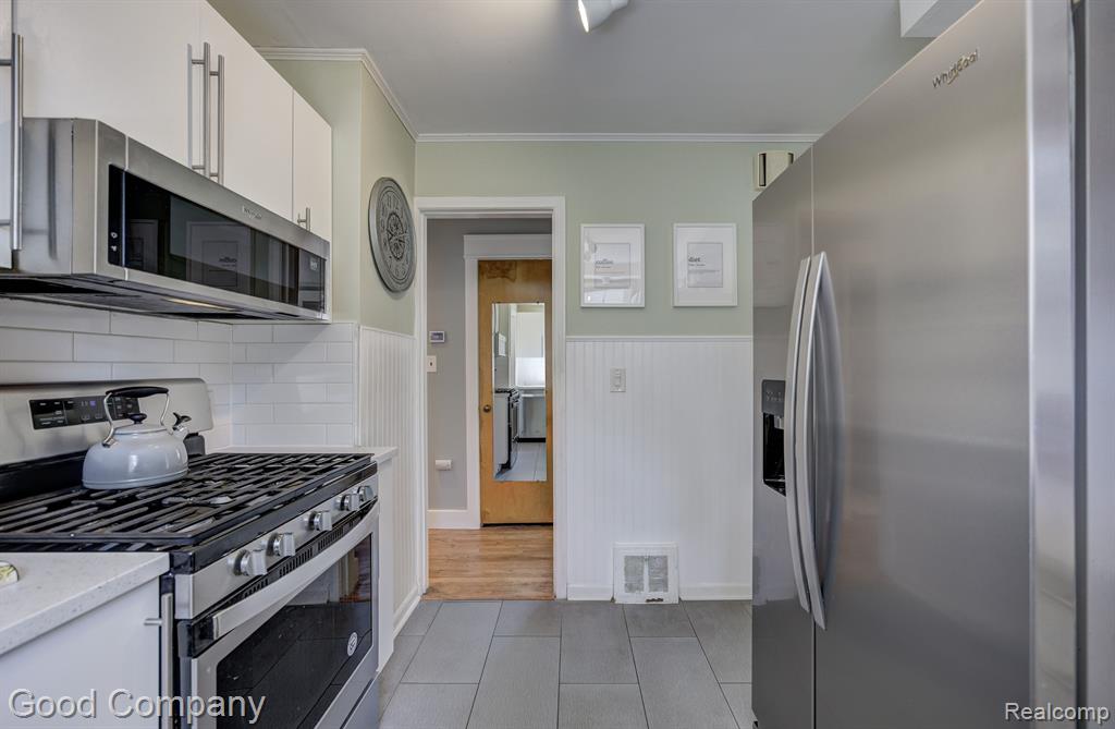 809 MEADOWDALE Street, Ferndale, MI 48220 — Photo 17