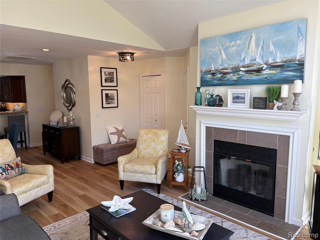 607 Perry Creek Drive, Grand Blanc, MI 48439 — Photo 12