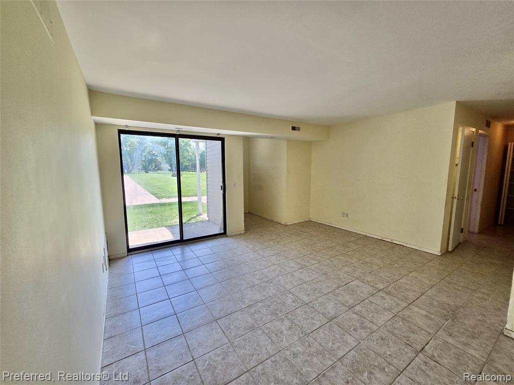 771 Clubhouse Drive, Ypsilanti, MI 48197 — Photo 4