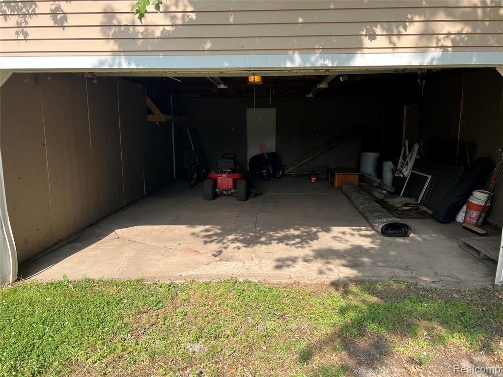 6860 Sheridan Road, Saginaw, MI 48601 — Photo 8