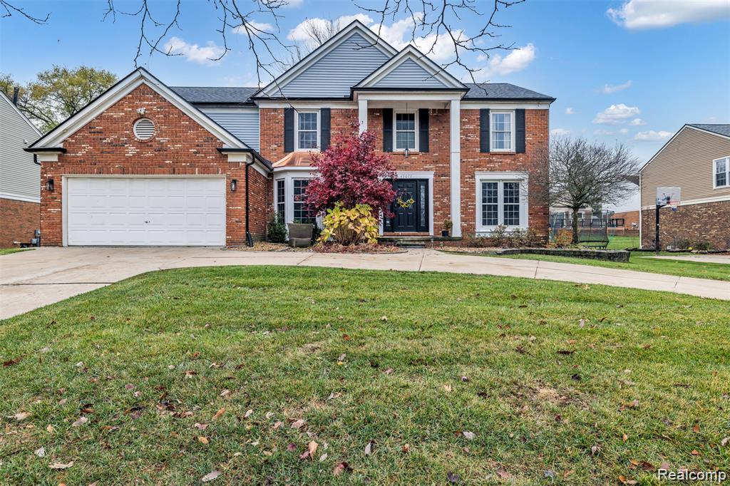 45077 Roundview Drive, Novi, MI