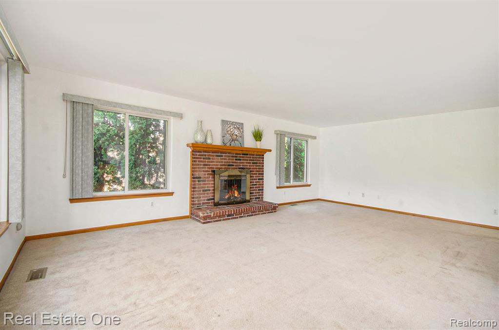 47935 Remington Court, Chesterfield, MI 48047 — Photo 12