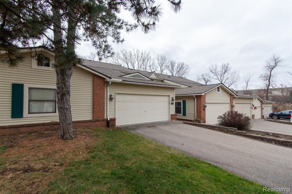 5762 DRAKE HOLLOW Drive W, West Bloomfield, MI — Photo 2