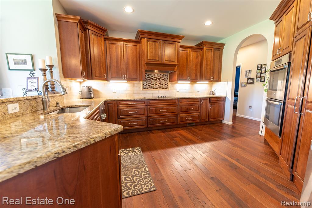 10125 Chase Lake Road, Fowlerville, MI 48836 — Photo 9