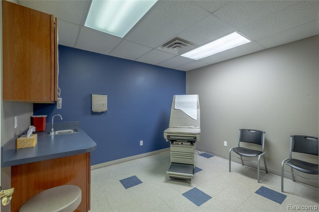 8200 S Saginaw Street, 500, Grand Blanc, MI 48439 — Photo 28