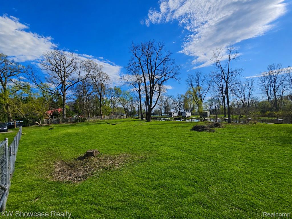 4120 Navarra Court, White Lake, MI 48383 — Photo 11