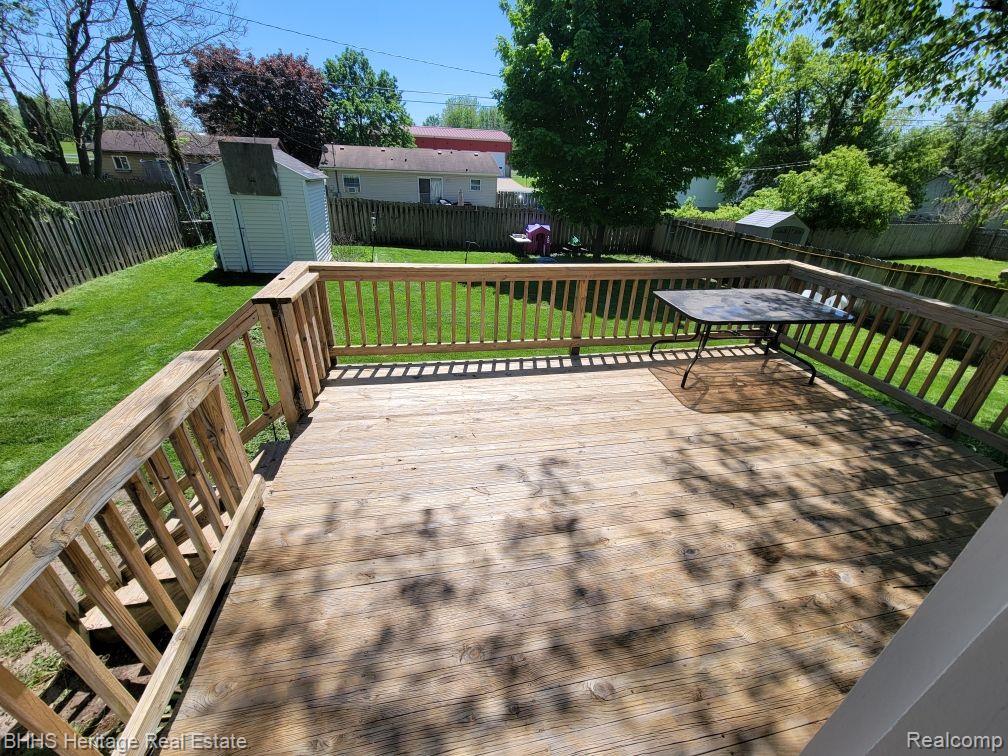 327 CHESTNUT Street, Webberville, MI 48892 — Photo 4