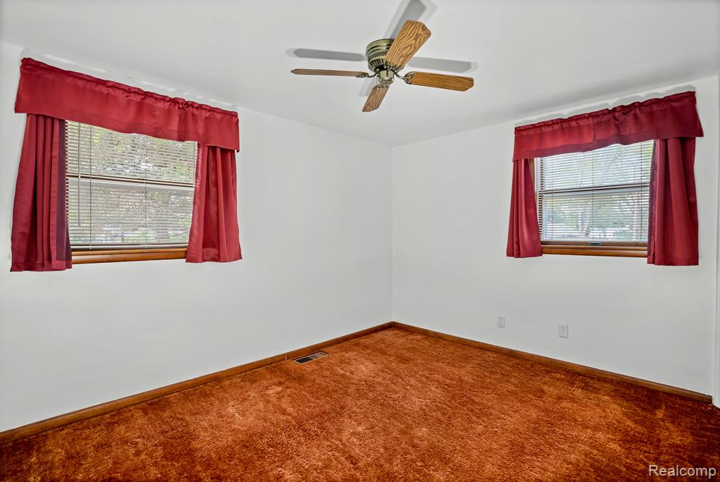 6154 Roberta Street, Burton, MI 48509 — Photo 14