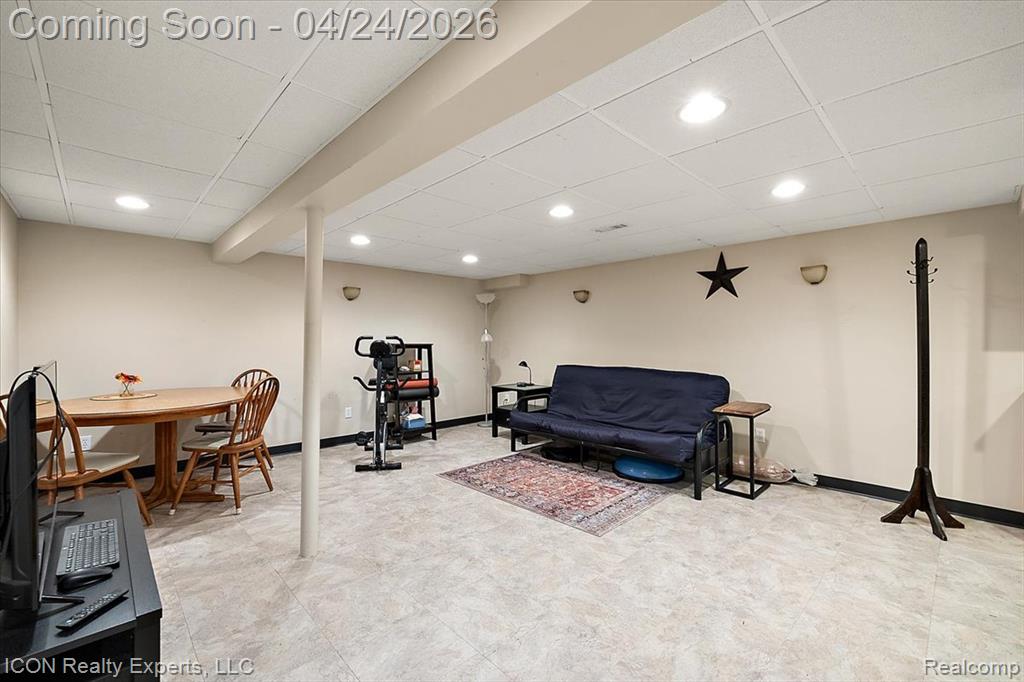 32347 Farmersville Road, Farmington, MI 48334 — Photo 52