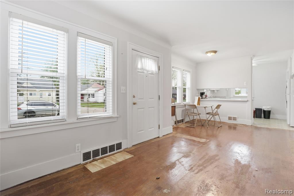 3317 Cheyenne Avenue, Burton, MI 48529 — Photo 10