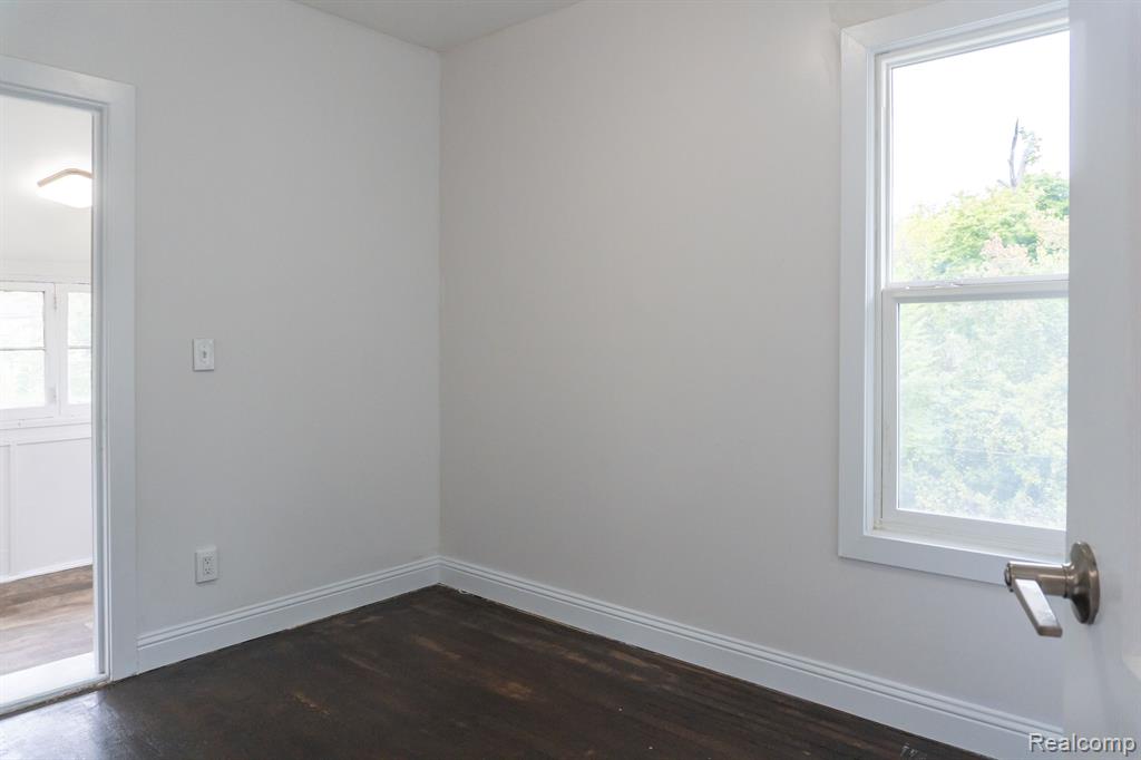 3927 SAINT CLAIR Street, Detroit, MI 48214 — Photo 34