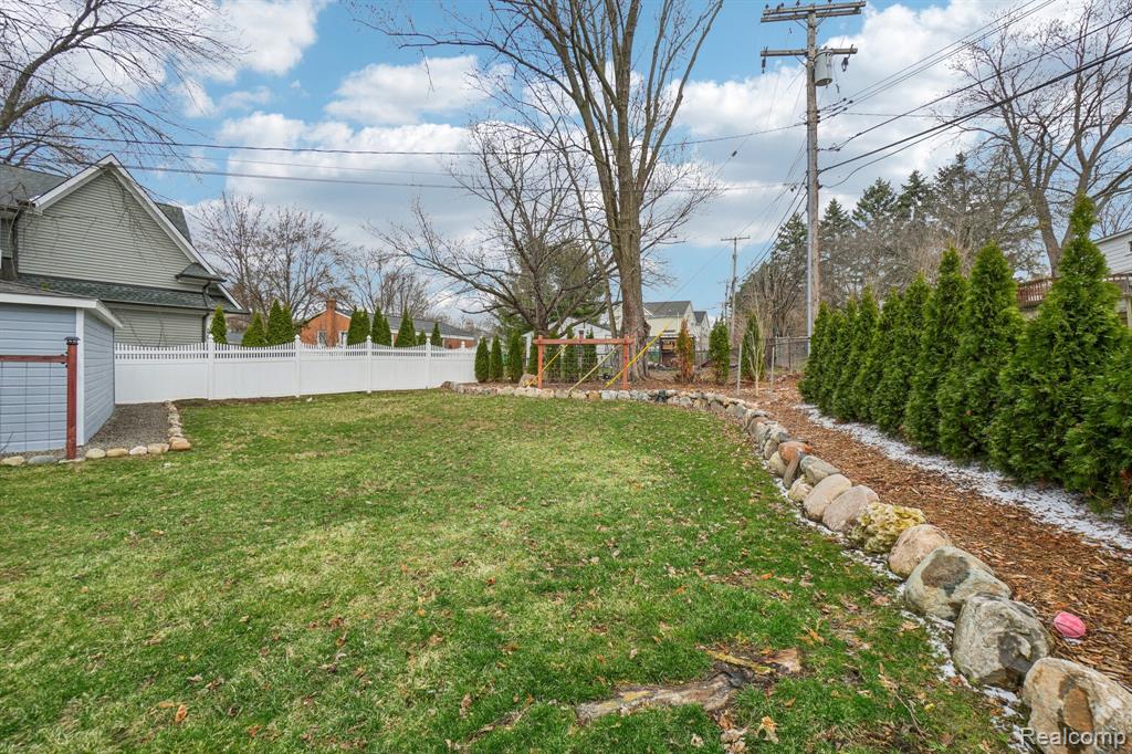 1156 Sycamore Drive, Rochester, MI 48307 — Photo 30
