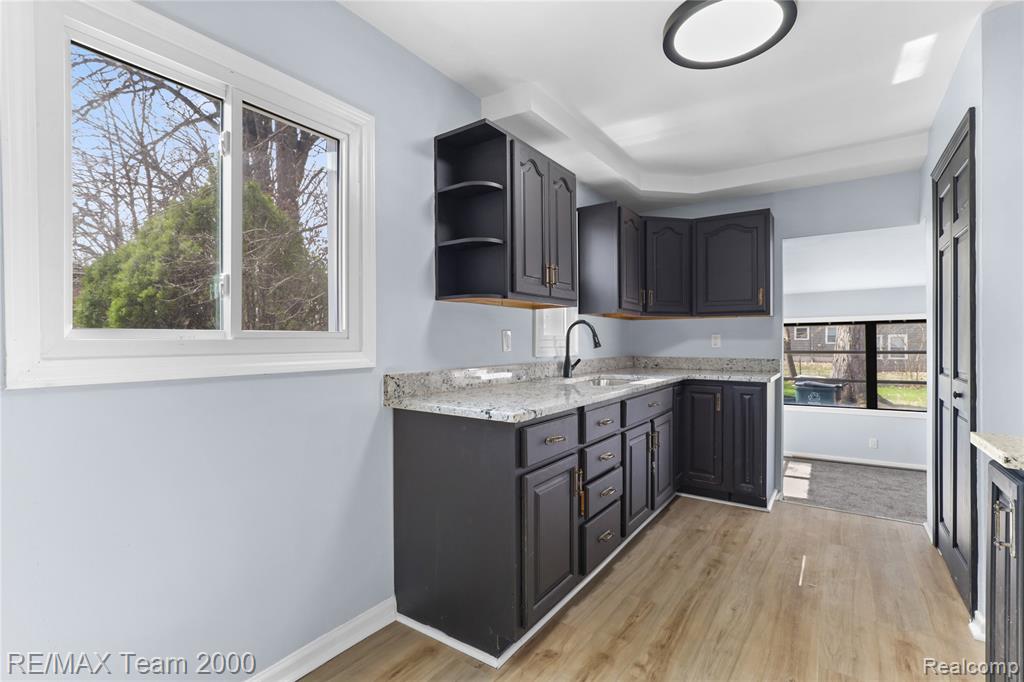 21171 Westhampton Street, Oak Park, MI 48237 — Photo 19