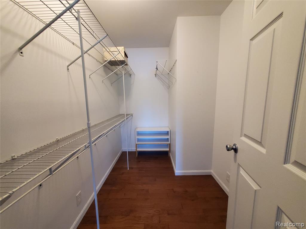 7281 Hawthorne Circle, Goodrich Vlg, MI — Photo 17