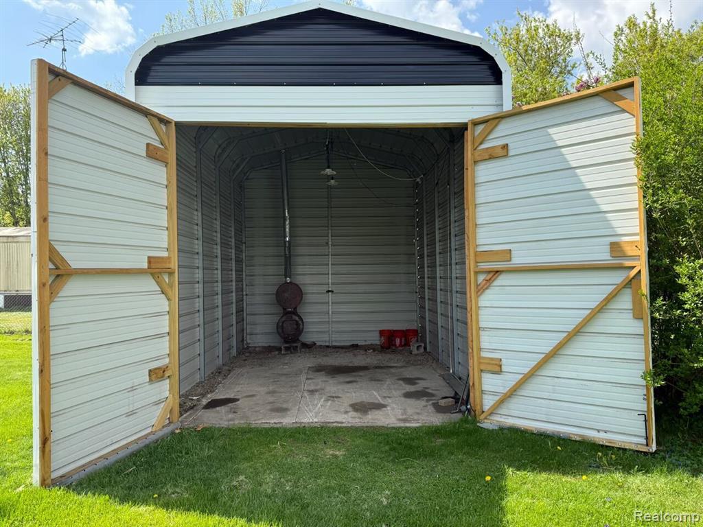 5455 Monticello Drive, Lapeer, MI 48446 — Photo 14