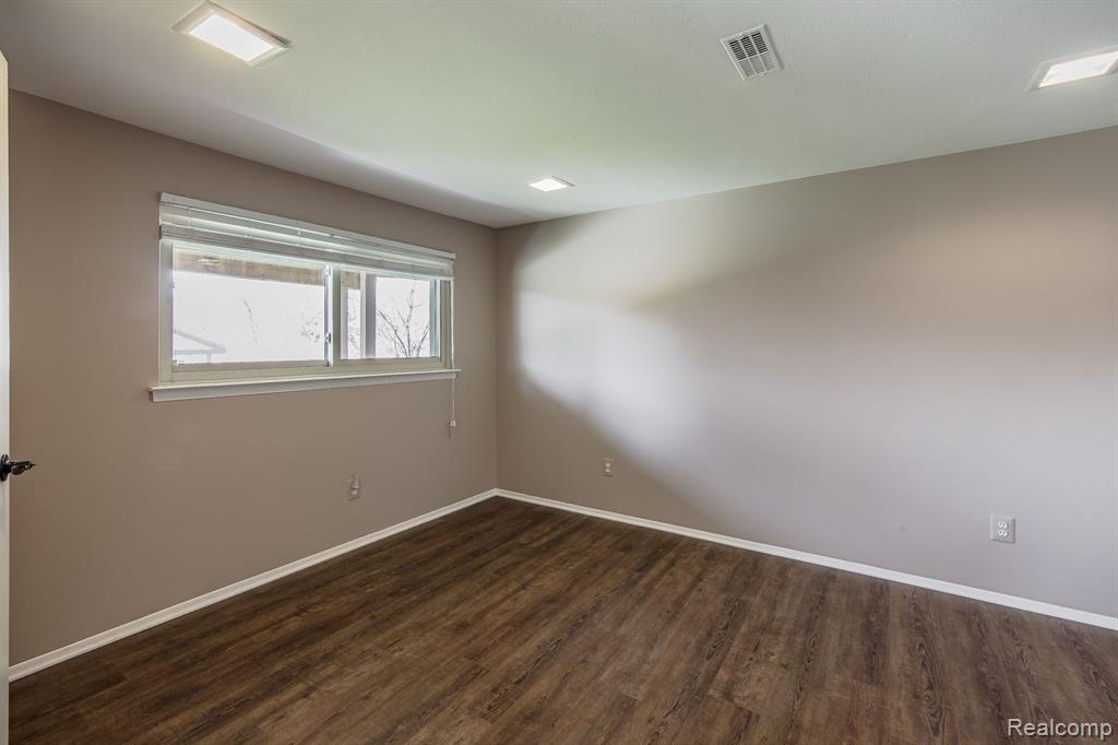 5335 Timber Ridge Trail, Clarkston, MI — Photo 36