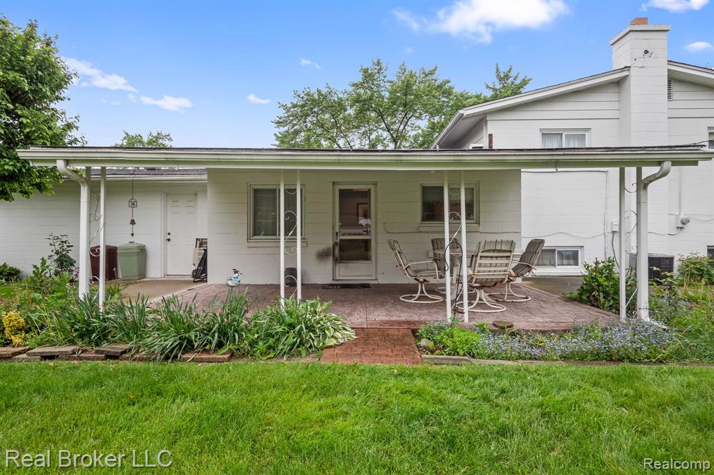 6110 WHITEFIELD Street, Dearborn Heights, MI 48127 — Photo 21