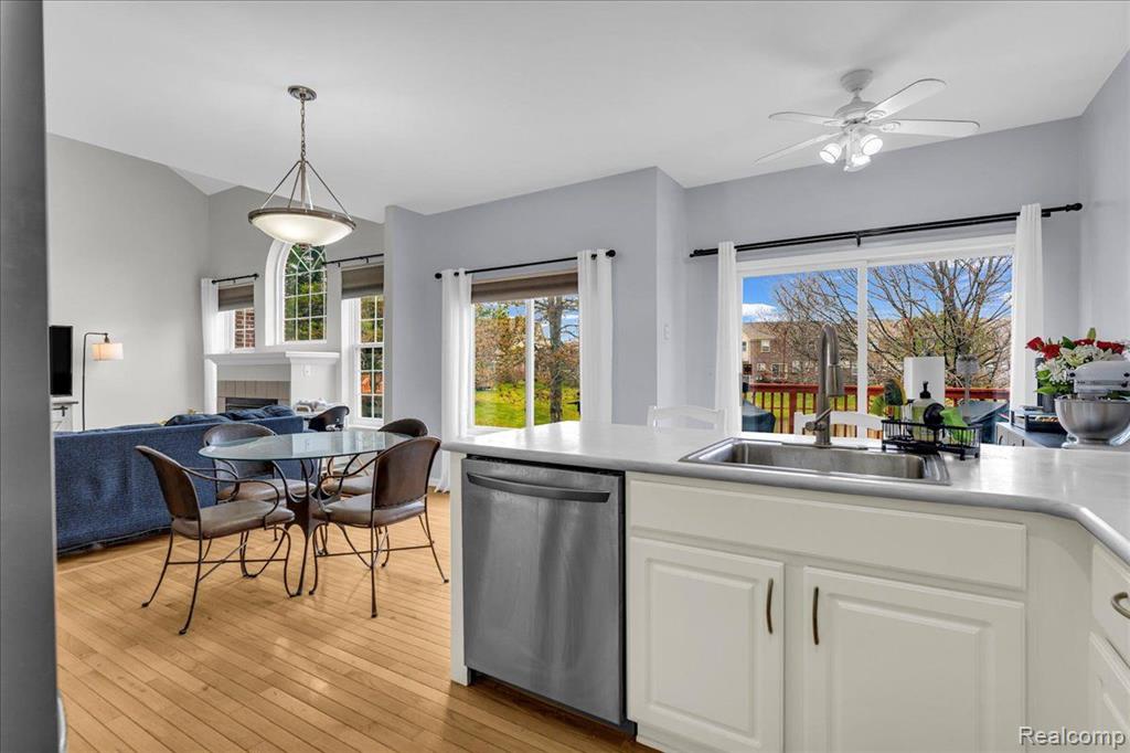 513 CONCORD Drive, Canton, MI 48188 — Photo 7