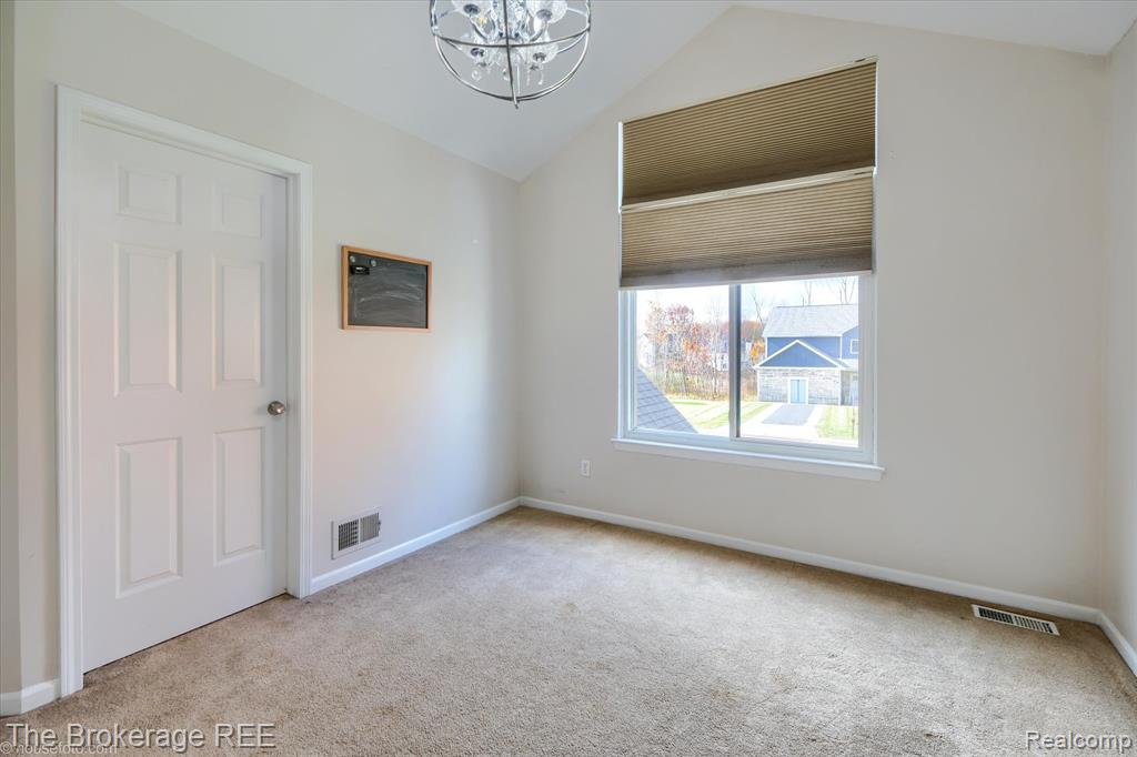 5239 Farmridge Lane, Grand Blanc, MI 48439 — Photo 59