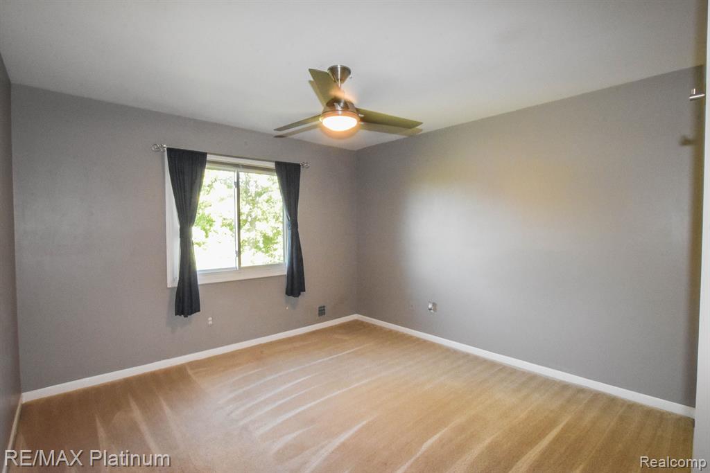 900 RIDGE, Brighton, MI 48116 — Photo 19