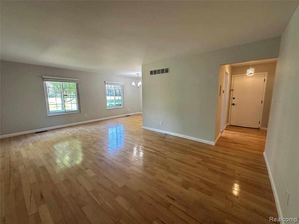 755 E Fox Hills Drive, Bloomfield Hills, MI 48304 — Photo 21