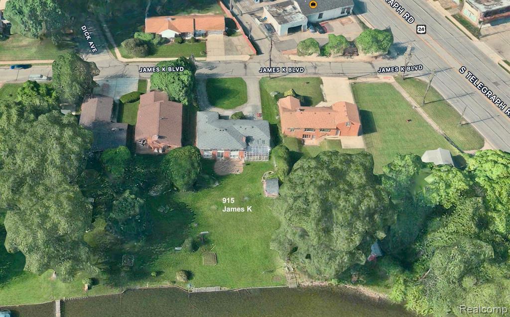 915 JAMES K Boulevard, Pontiac, MI 48341 — Photo 12