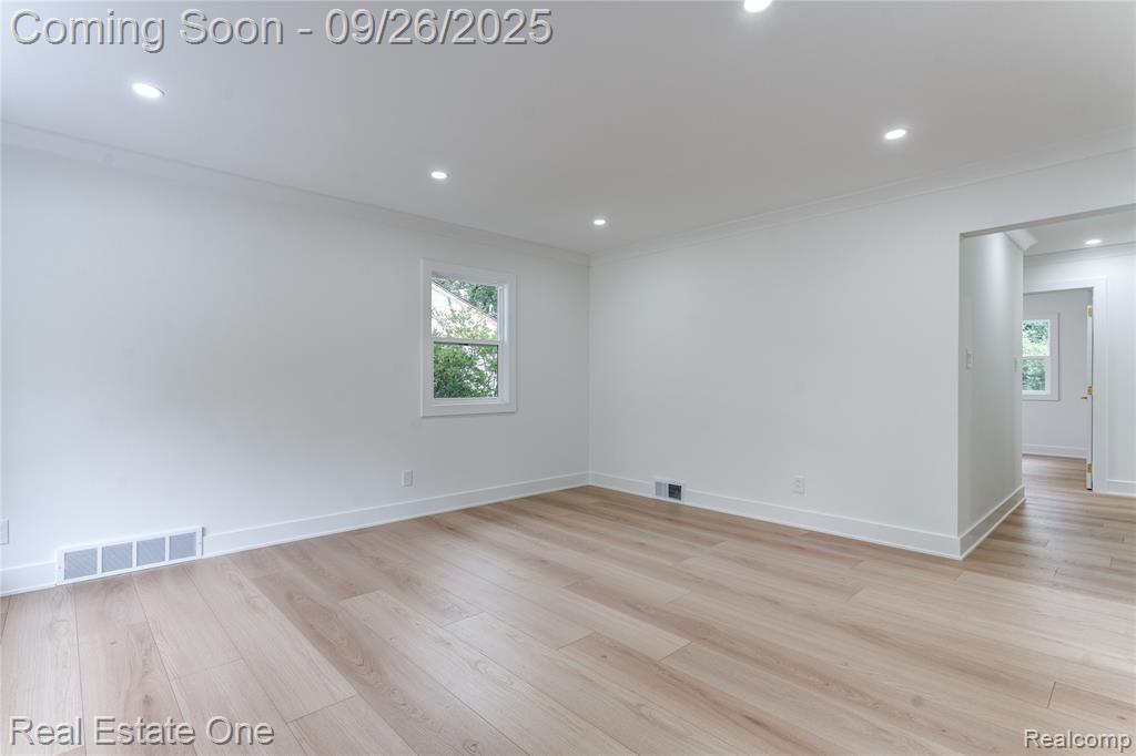 4702 Thorncroft Avenue, Royal Oak, MI 48073 — Photo 4
