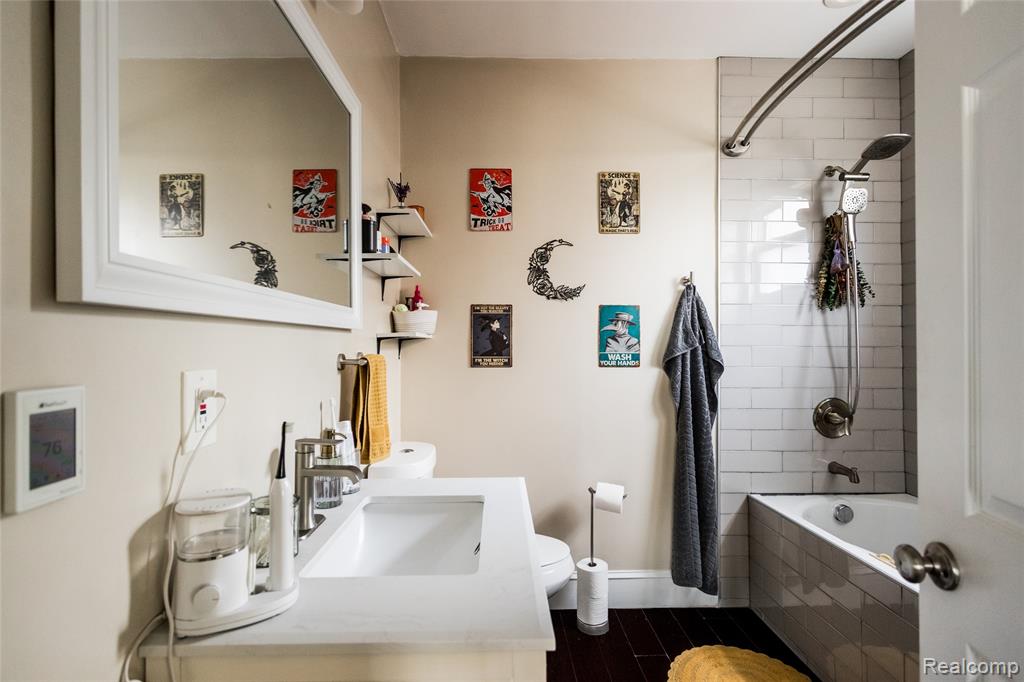 121 Atkinson Street, Detroit, MI 48202 — Photo 18