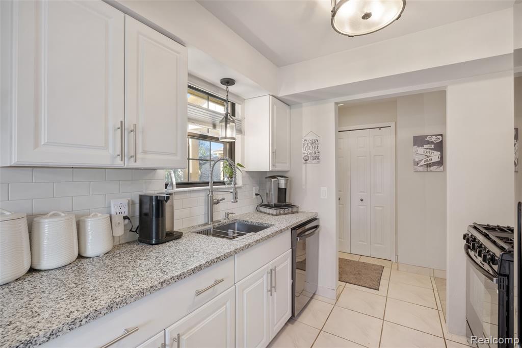 41600 Janet Drive, Clinton Twp, MI 48038 — Photo 9