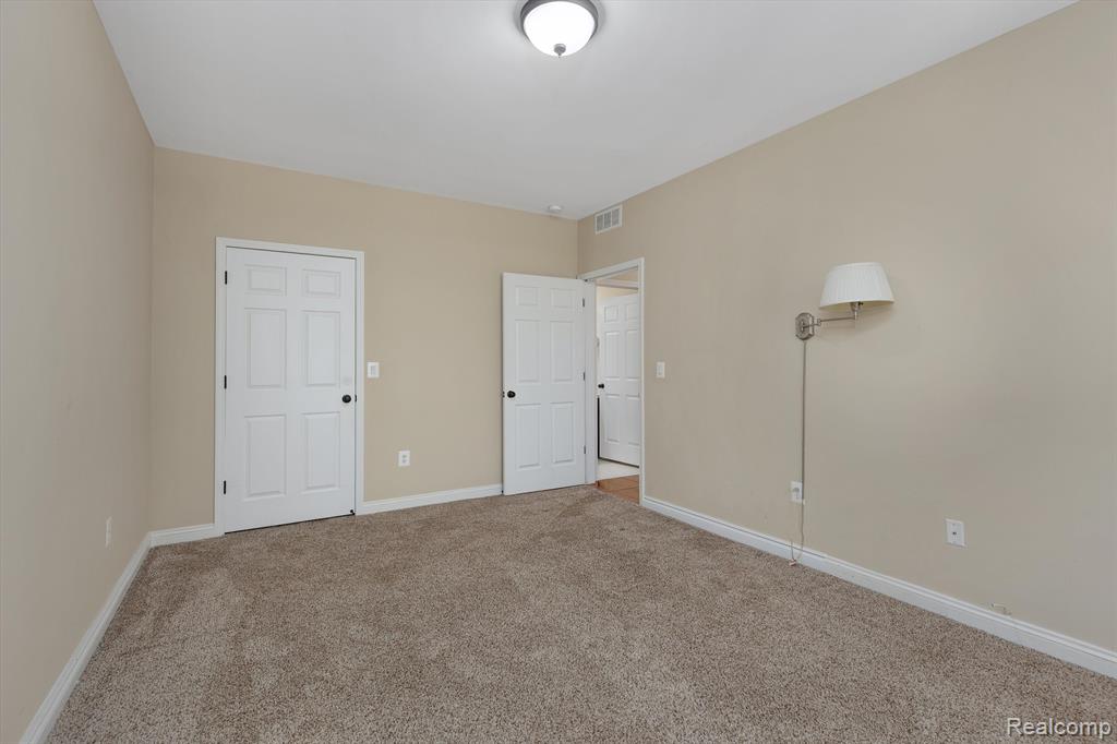 44264 PRINCETON Drive, Clinton Twp, MI 48038 — Photo 12